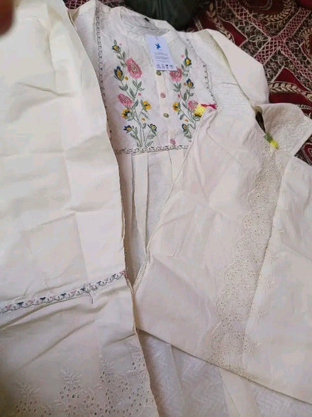 Aadya Mishra review photo