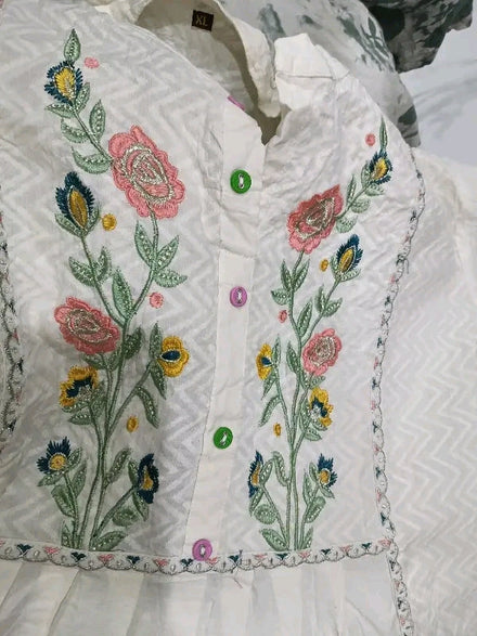 Vamika Nair review photo